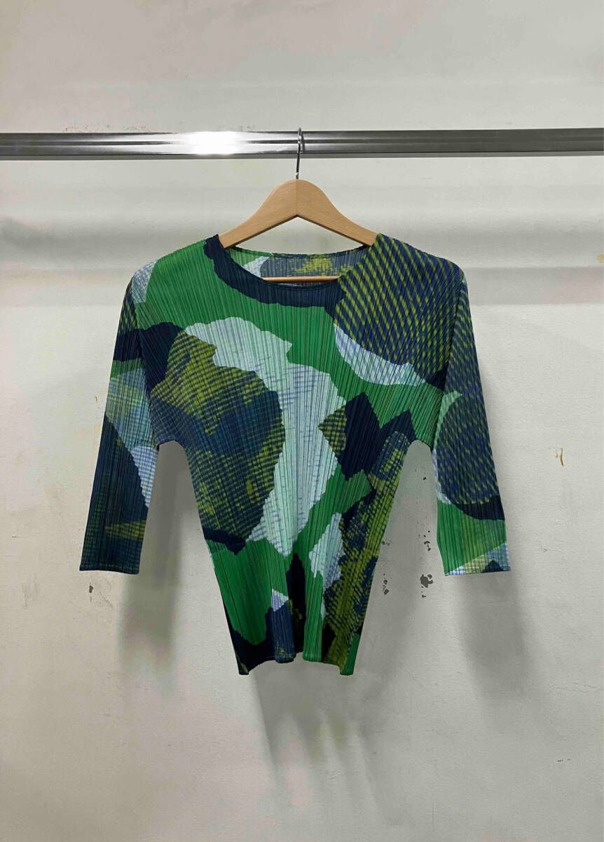 PLEATS PLEASE プリーツプリーズ イッセイミヤケ METEOLITE pp43jk68162 総柄 タグ 長袖Tシャツ カットソー サイズ表記なし モード