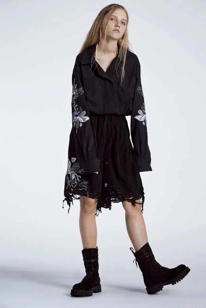 マルセロバーロン 刺繍 アップリケ ショーツ