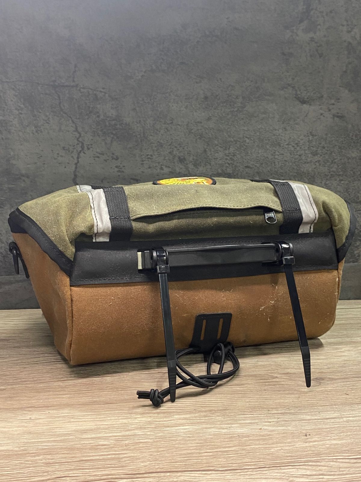 JM967 スウィフトインダストリーズ SWIFT INDUSTRIES ブルーラグ BLUE LUG ハンドルバーバッグ