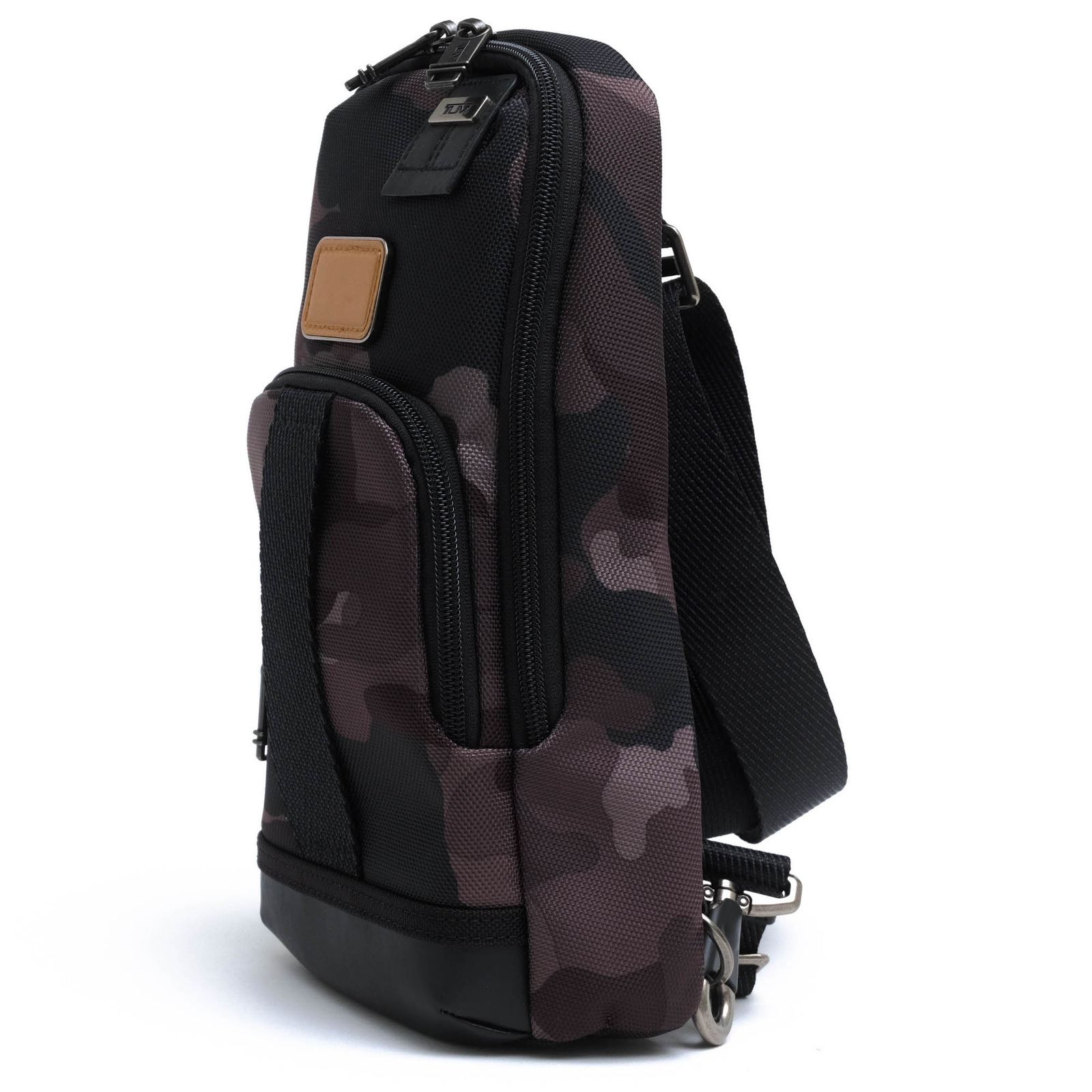 トゥミ TUMI バッグ ショルダーバッグ 鞄 メンズ 男性 男性用 ナイロン レザー 革 本革 ブラウン 茶 2223402KCMO Fremont FIFE Slim Sling Bag フレモント ボディバッグ 迷彩 カモフラージュ柄