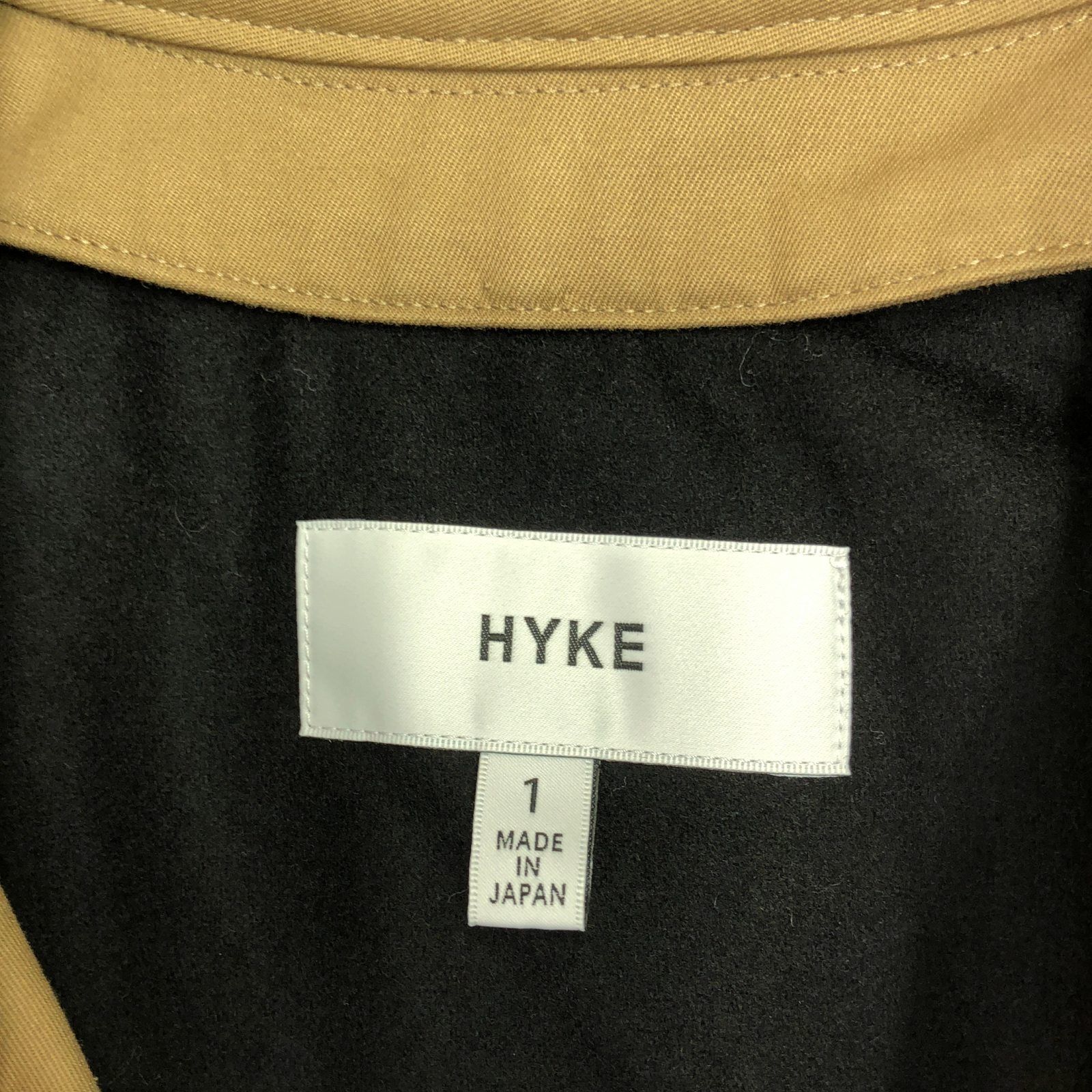 トレインチコート