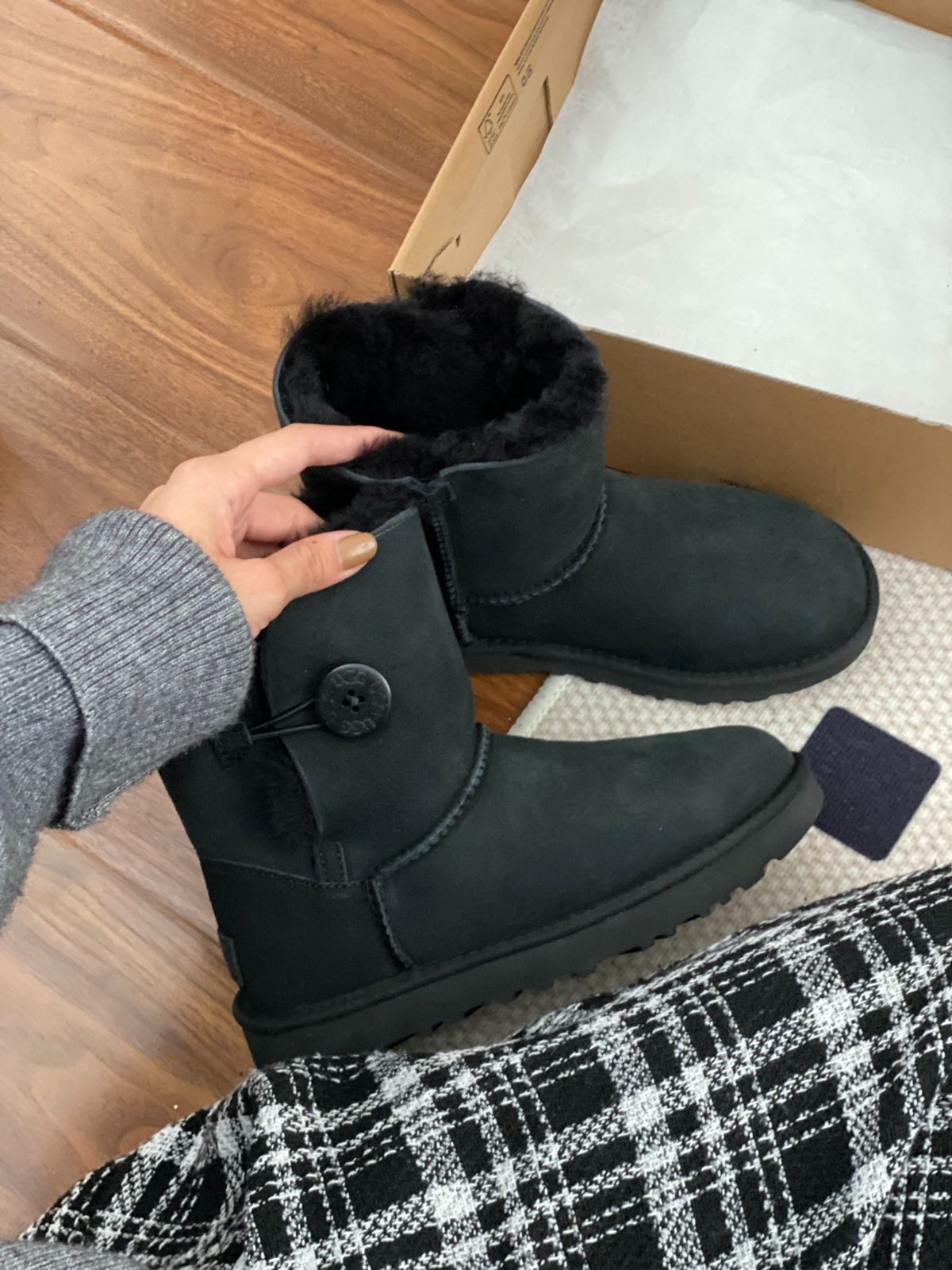 UGG アグ ムートンブーツ タッセル 可愛い レディース - メルカリ