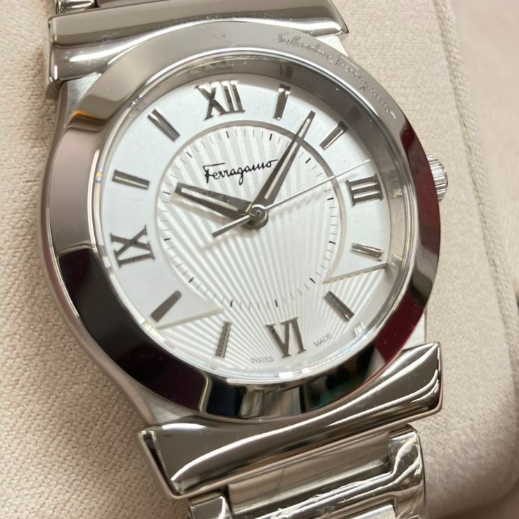 【未使用品】　サルヴァトーレフェラガモ　FIQ010016　ガンチーニ　レディース腕時計　ステンレス　VEGA