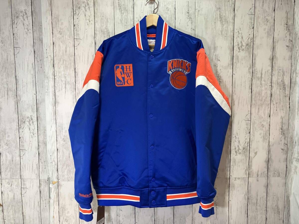 S*】様 NEW YORK KNICKS NBA HEAVYWEIGHT SAT Mitchell & Ness Kurtka Nba Heavyweight Satin Jacket New York