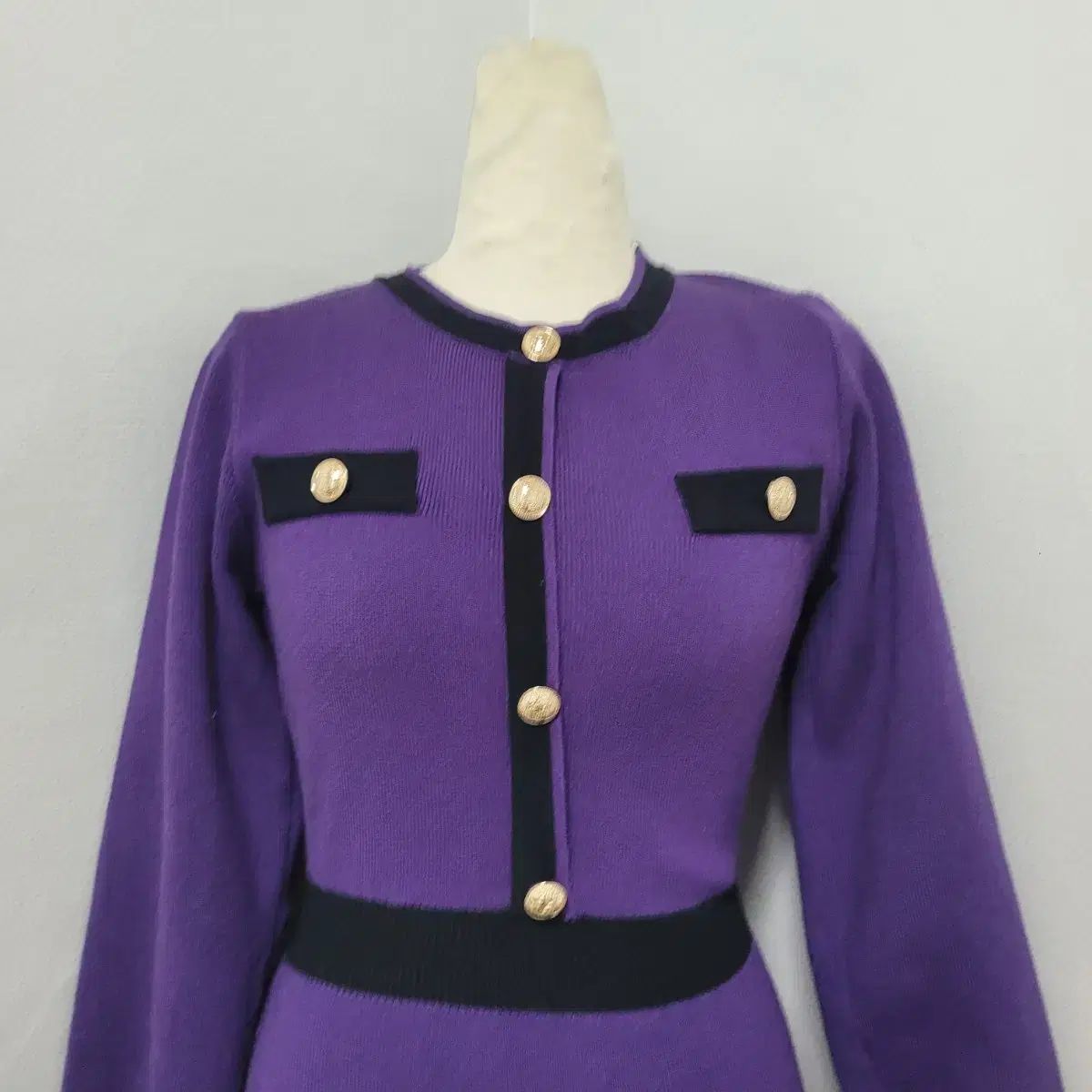 サテン ニット ワンピース 紫 ゴールド ボタン