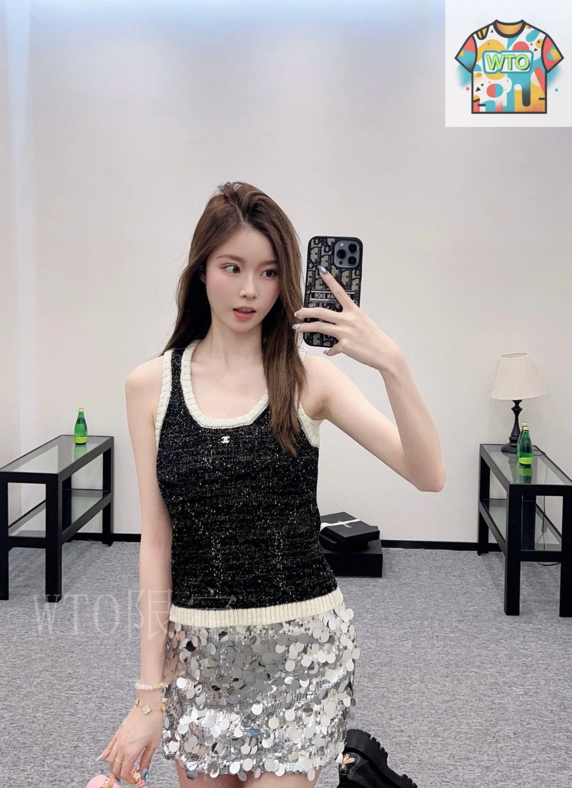 新作♥CHANEL♥上品なブラックハット♡ 今日特価】Chanel New Dual C Rhinestone Color-Block Tank Top