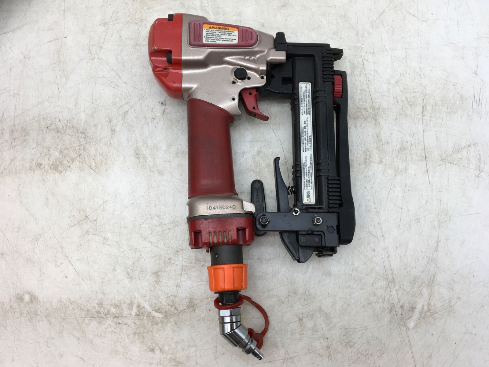 高圧ステープル用エアネイラ