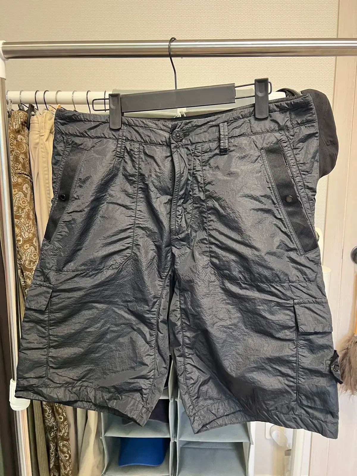STONE ISLAND ストーンアイランド 20ss ナイロン シアサッカー カーゴ ハーフパンツ 黒 32