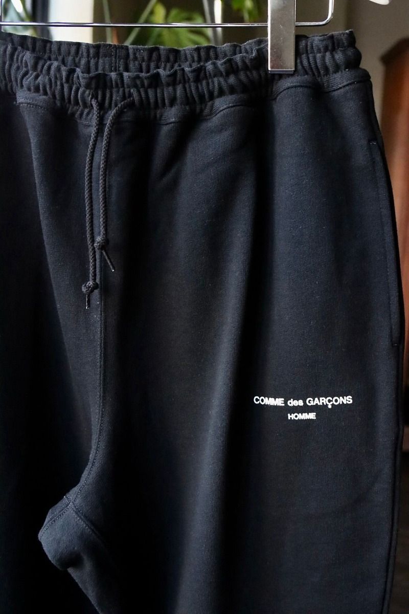 COMME des GARCONS HOMME LOGO SWEAT PANTS パンツ HM-P104-051 - メルカリ