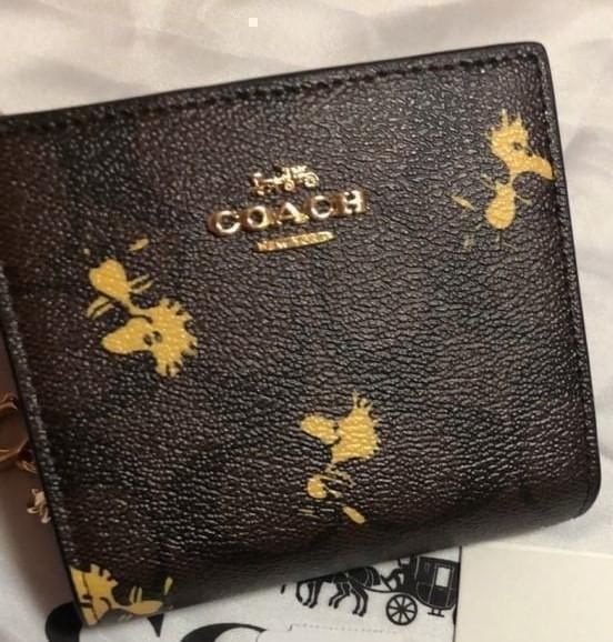 大人気✨ スナップウォレット ウッドストック柄 COACH×PEANUTS