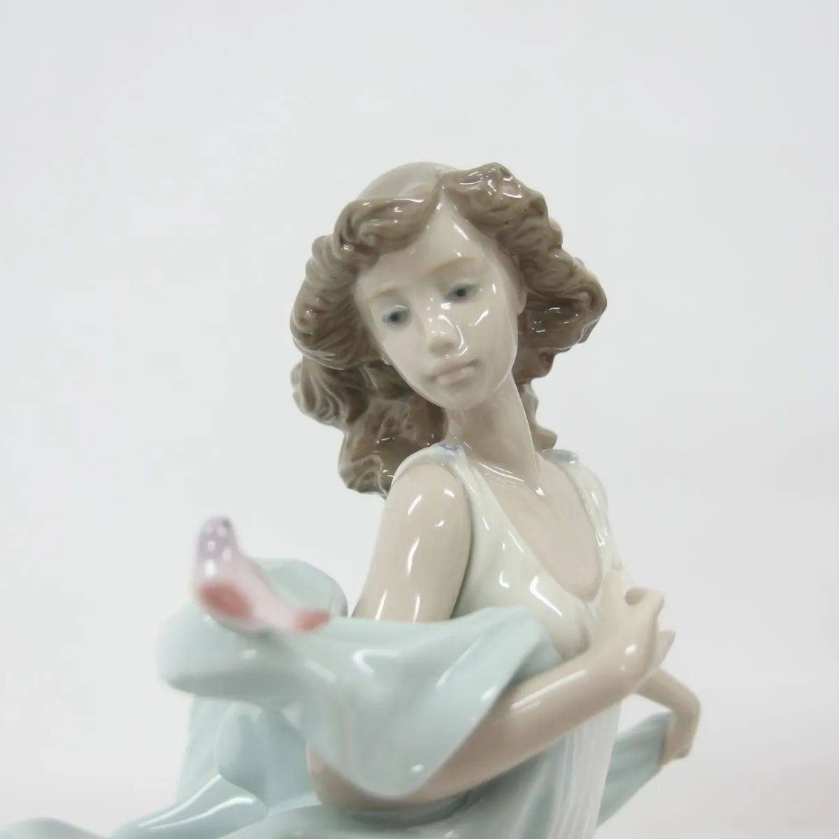 リヤドロ フィギュリン 夏のセレナーデ 6193 リヤドロ 置物 □ 夏のセレナーデ フィギュリン 6193 女性 鳥