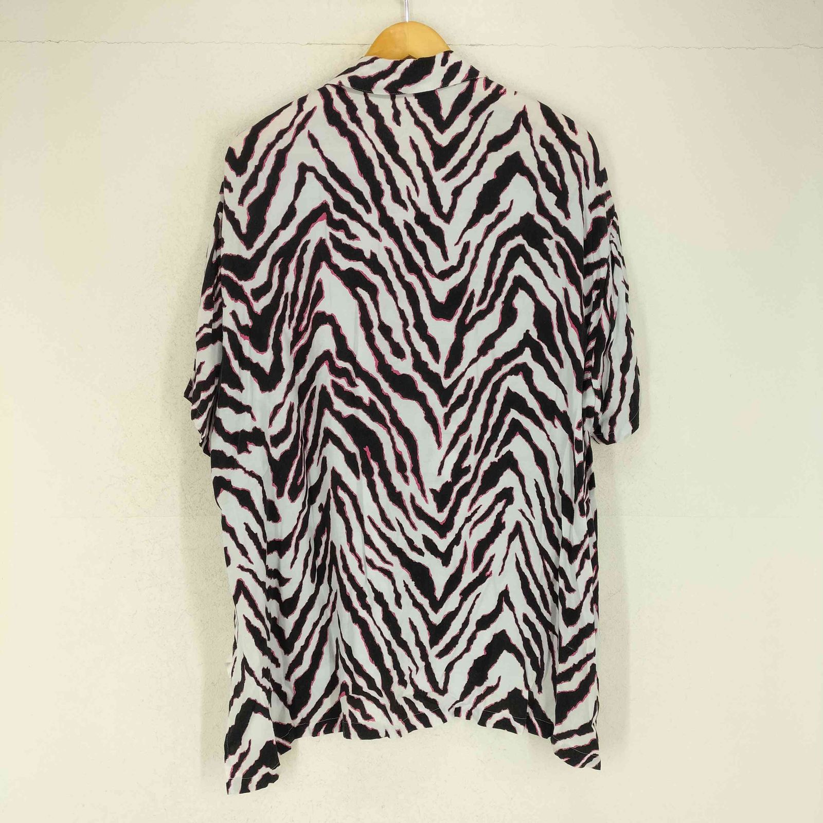 iroquoisゼブラ柄シャツ Iroquois イロコイ ゼブラ柄シャツ コムドット