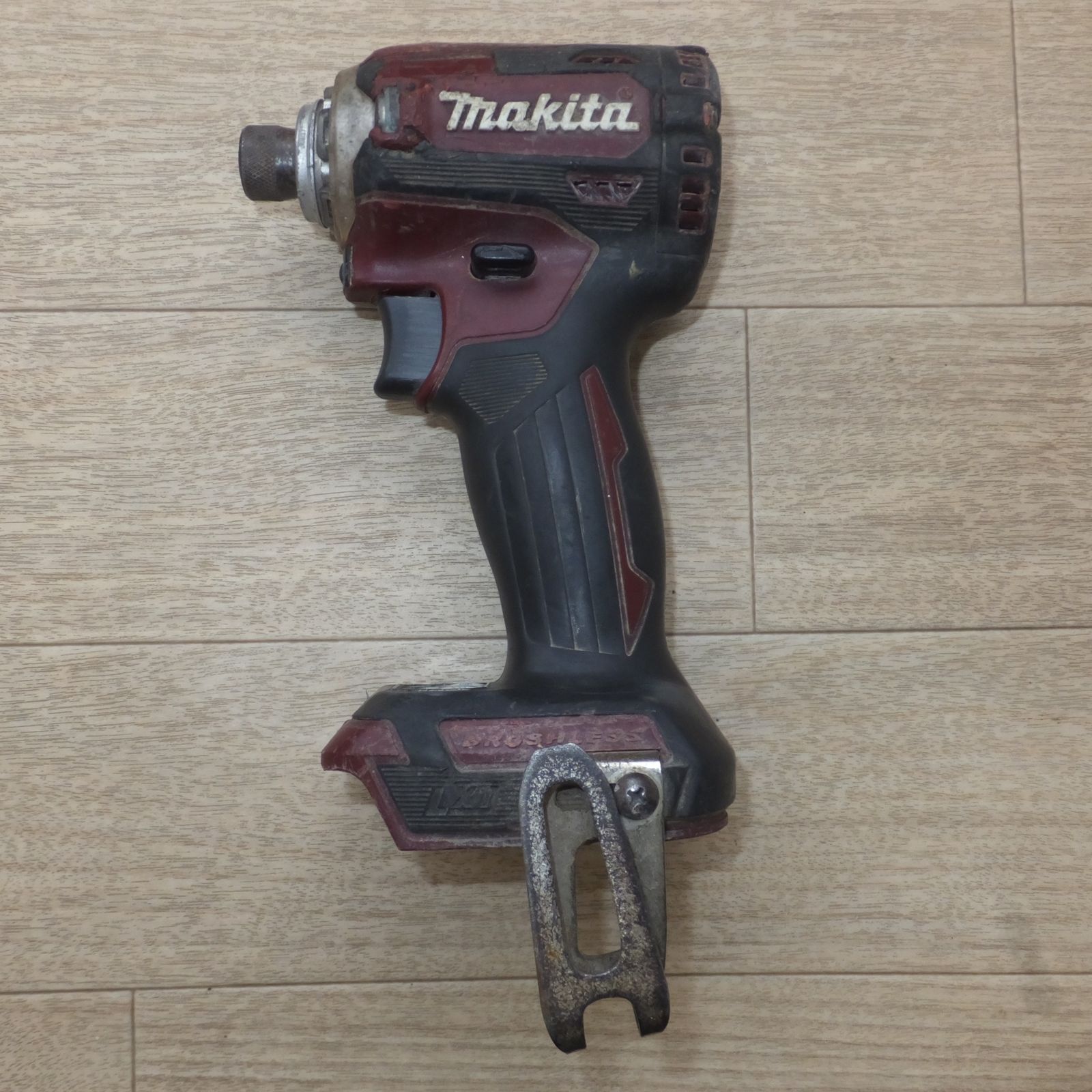 [送料無料] ジャンクマキタ makita 充電式インパクトドライバ TD171D 18V 本体のみ