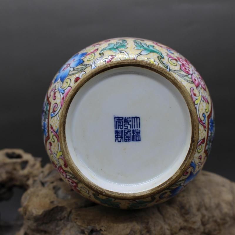 清乾隆粉彩獅紋花口玉壺春瓶 景徳鎮 陶磁器 装飾品 現代工芸品 美術品 置物 清乾隆粉彩獅紋花口玉壺春瓶 景徳鎮 陶磁器 装飾品 現代工芸品