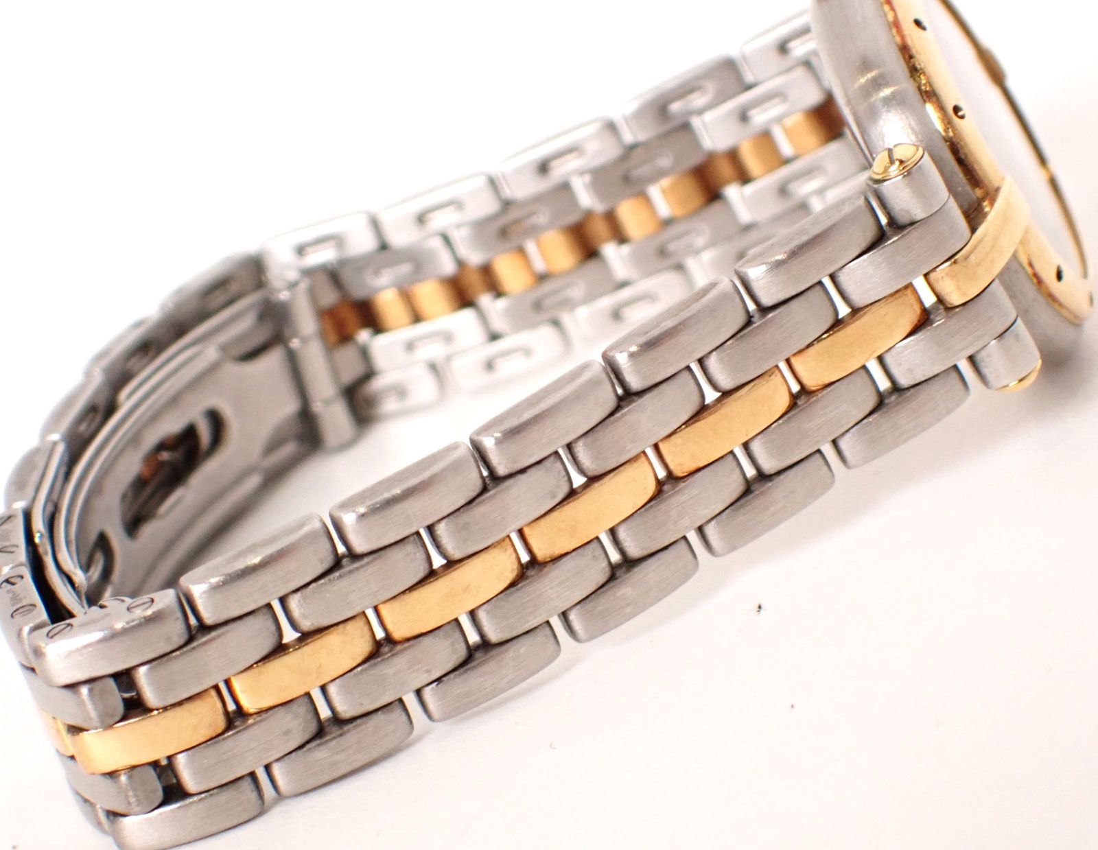 美品 Cartier(カルティエ) パンテールヴァンドーム 1ロウ 84084241 YG/SS QZ イエローゴールド 18金 コンビカラー シンプル レディース 美品 Cartier(カルティエ) パンテールヴァンドーム 1ロウ 84084241 YG