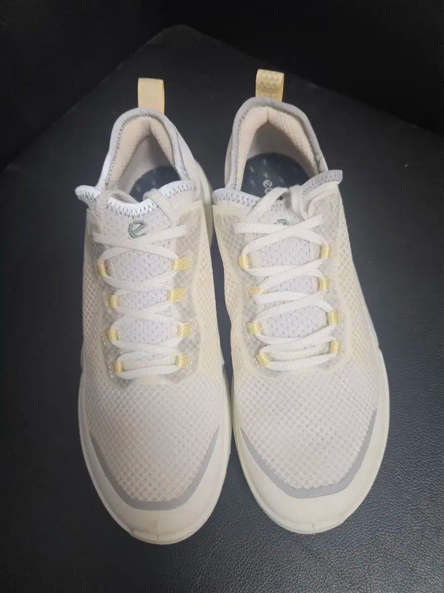 ウィルコム 電話機 ハニービー、スウィーテァ DIGNO 3台とアダプター