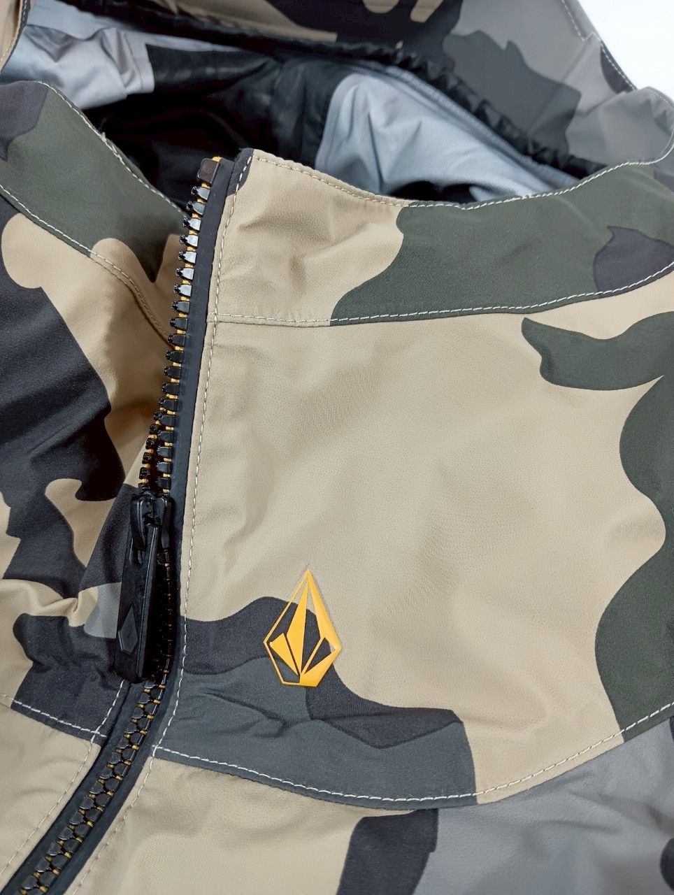 VOLCOM GORE-TEX ウェア カモフラ VOLCOM GORE-TEX ボルコム S size