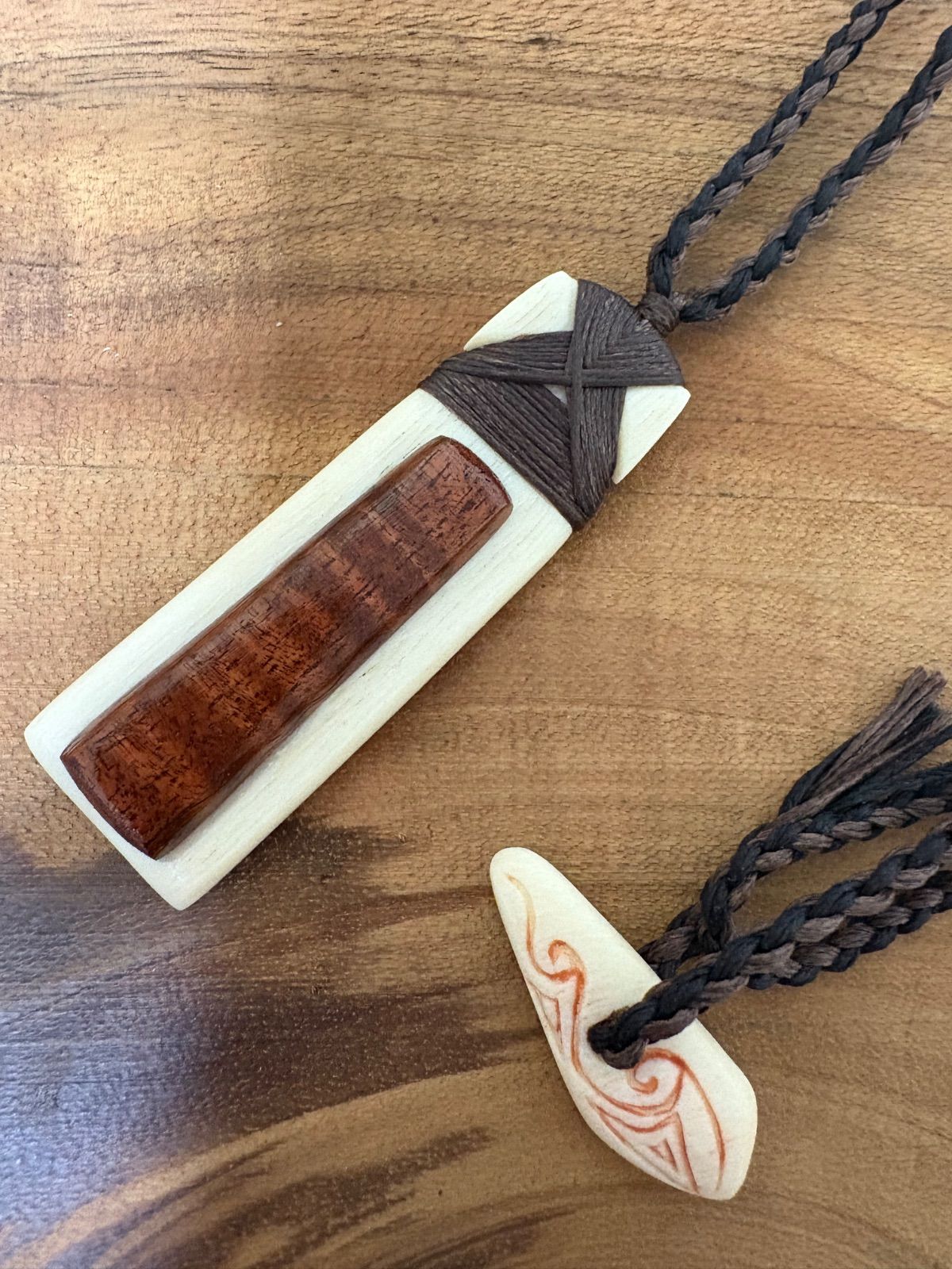 ボーンカービング ボーンカービングネックレス(hksw-t1)Hei Toki ハワイアンコア