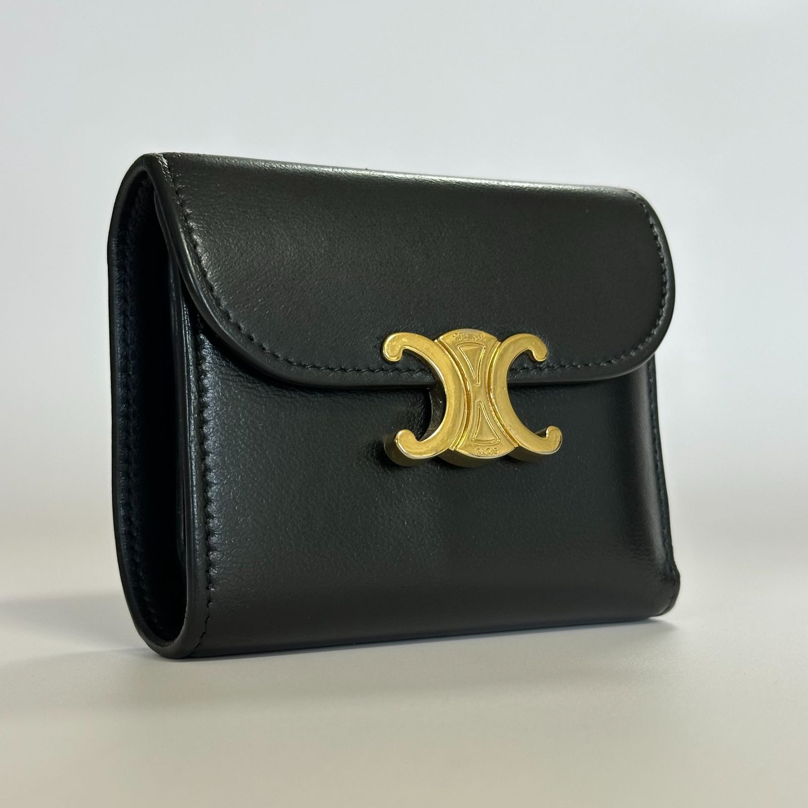 極美品 CELINE 三つ折り財布 トリオンフ ブラック 黒 レザー