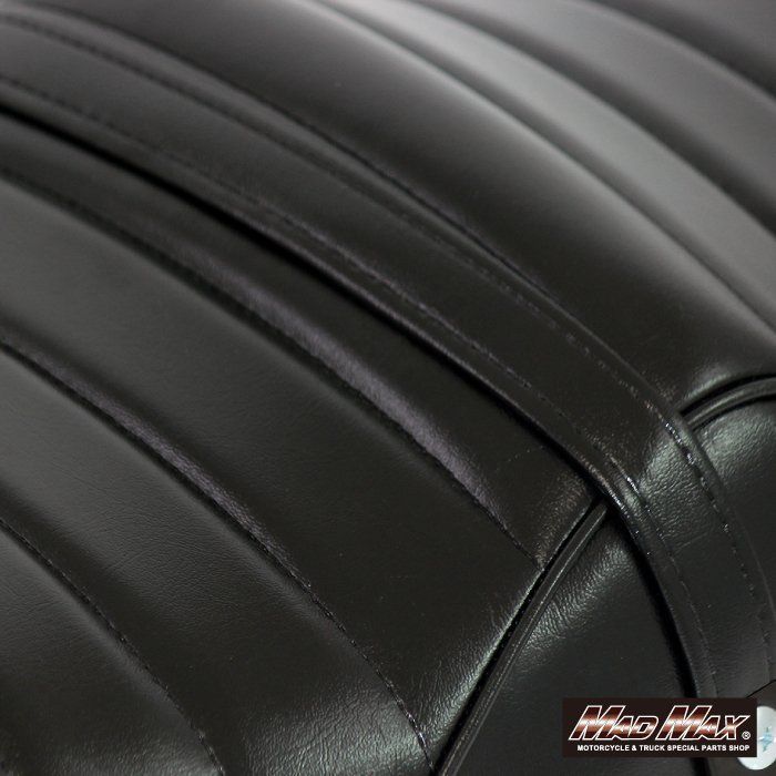 カワサキ ゼファーχ レザー タックロールシート ブラック - メルカリ