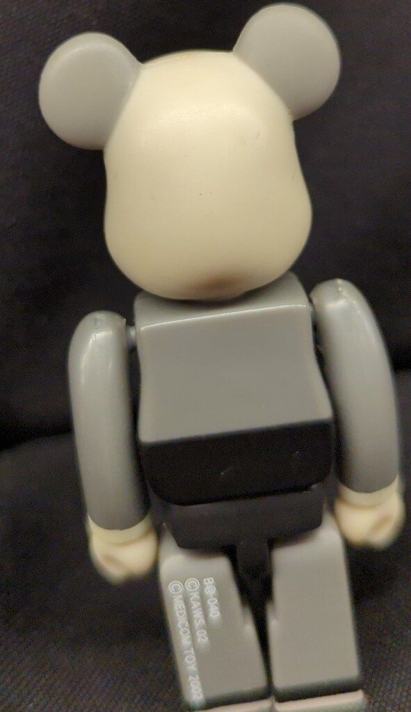 MEDICOM TOY - BE@RBRICK 100% SERIES 4 KAWS ベアブリック Bearbrick Series 4 Be@rbrick ARTIST KAWS 100% – TOYSEZ