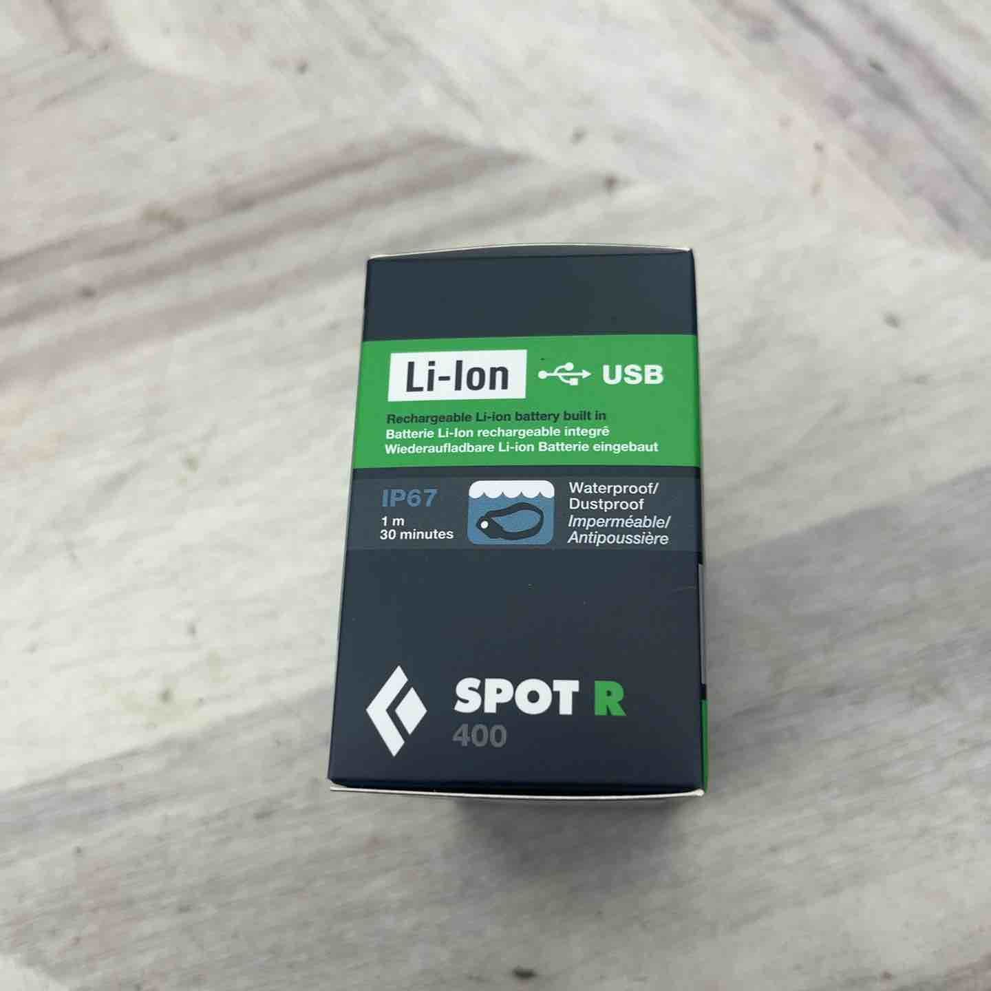 アウトドア ヘッドライト