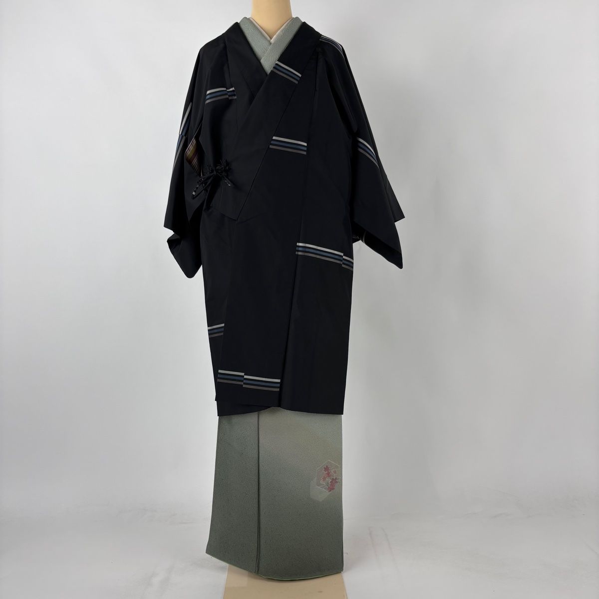 道中着 身丈104cm 裄丈63cm S 和装コート 着物衿 紬地 段縞 黒 正絹 名品