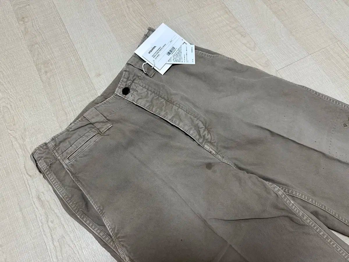 WIDE CHINO