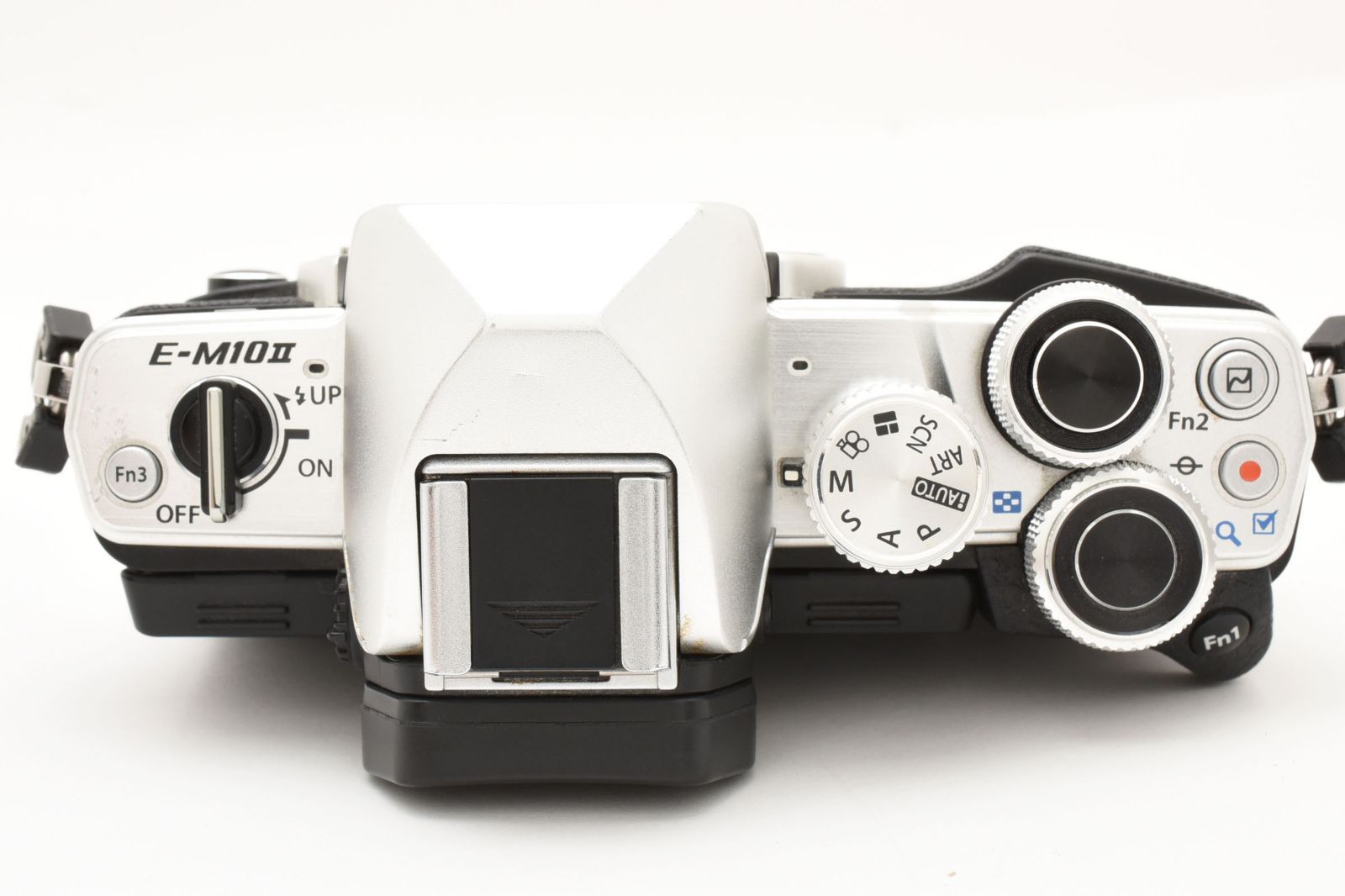 ✨極美品✨オリンパス OM-D E-M10 MARK Ⅱ❤️ショット数1,350！ オリンパス OM-D E-M10 Mark II 14-42mm EZレンズキット 価格