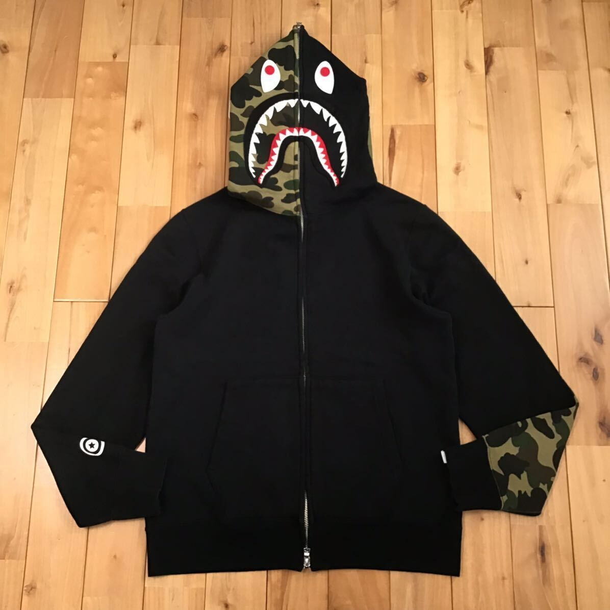 1st camo green × Black 袖切り替え シャーク パーカー Mサイズ shark full zip hoodie a bathing ape BAPE エイプ ベイプ 迷彩