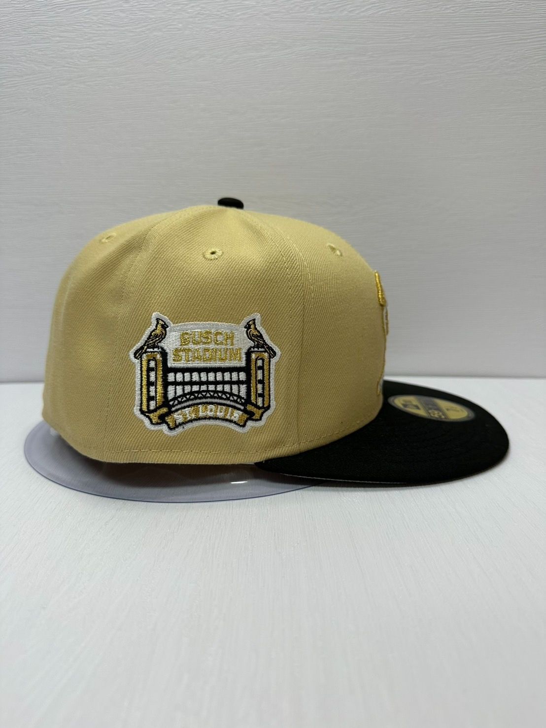 セントルイスカージナルス Busch Stadium フィッティドキャップ