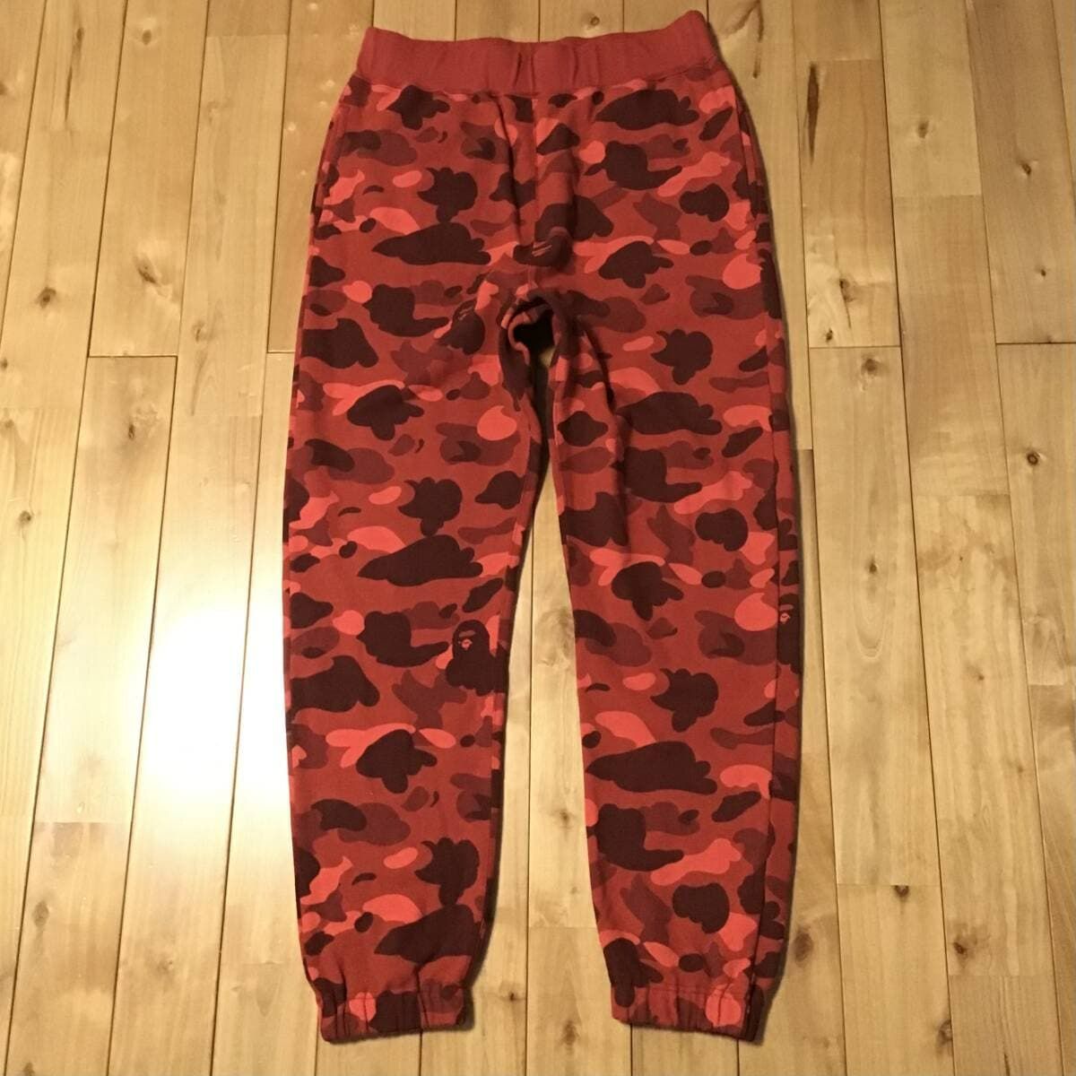 a bathing ape スウェットパンツ 赤 S Red camo スウェットパンツ S