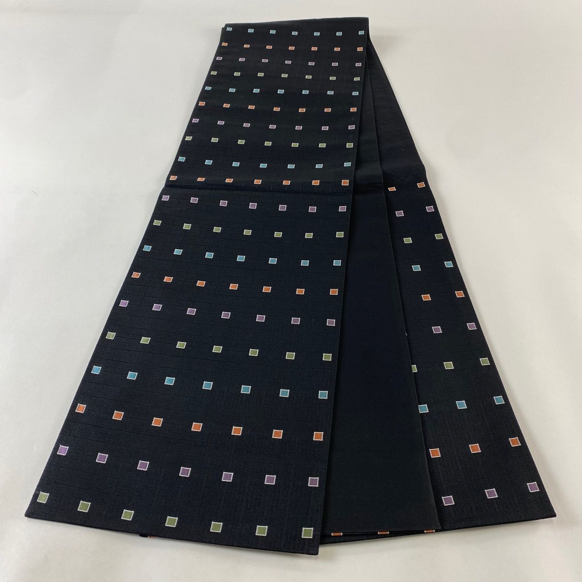 新品未使用 袋帯 洒落袋帯 残布あり長尺 シェブロン 幾何学模様 モード 袋帯 美品 名品 幾何学模様 四角 黒 六通 正絹 【中古】 - メルカリ