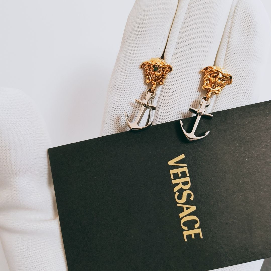 新品未使用】VERSACE アンカー メデューサピアス ゴールドシルバー
