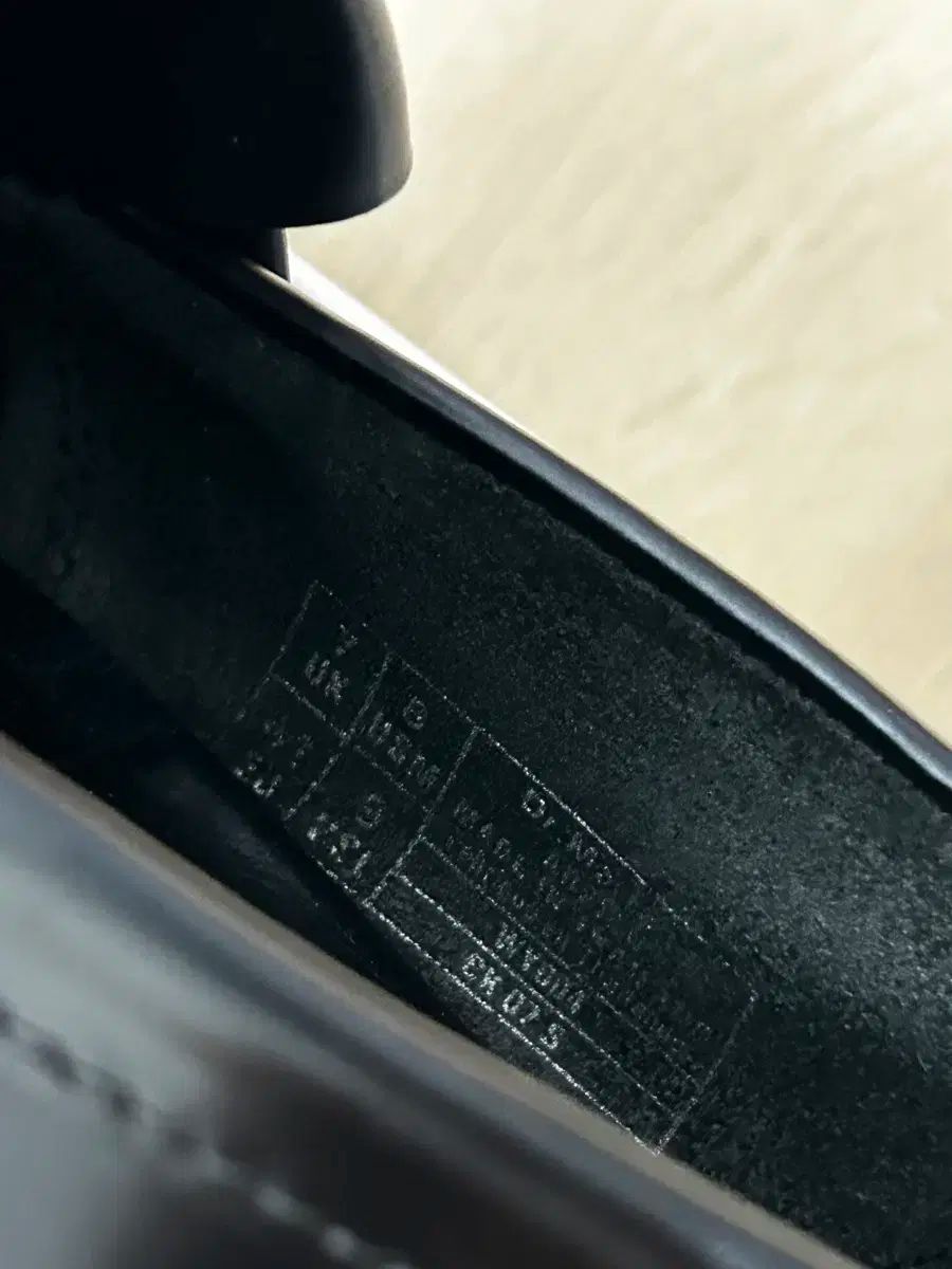 DR. MARTENS ドクターマーチン エイドリアン ブラック uk7 USTAUSTRALIA_COM_AU