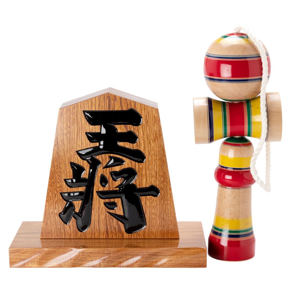 でかっ 王将飾り駒一尺サイズと巨大けん玉尺五サイズセット 山形県の木工品 Tendou-shougikoma and Huge Kendama Yamagata craft