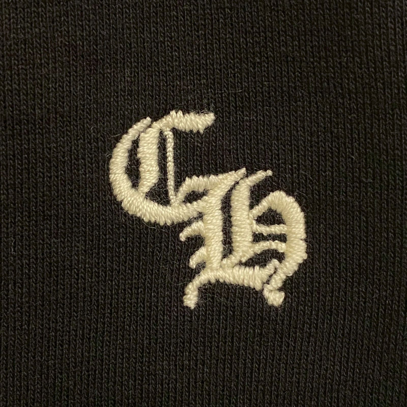 クロムハーツ ロゴ刺繡