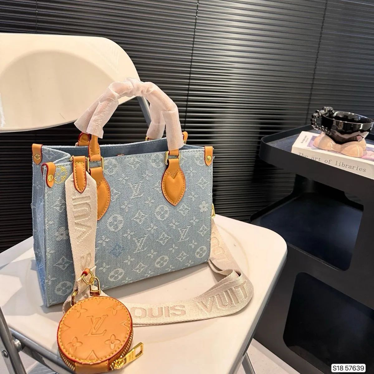 新品未使用 箱付  LOUIS VUITTON  ノベルティトートバッグ 専用ページ