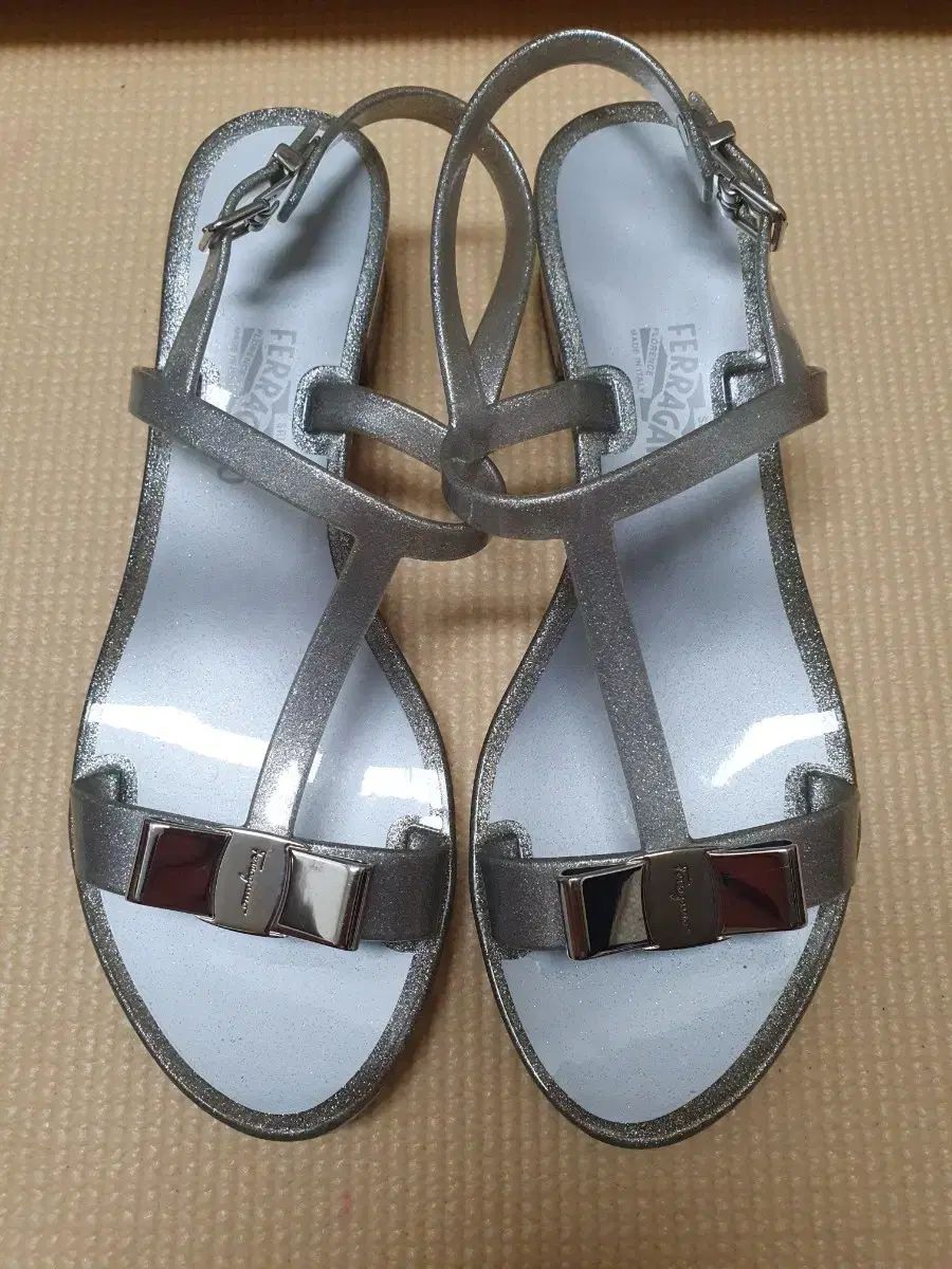 FERRAGAMO フェラガモ ゼリー シューズ 230cm