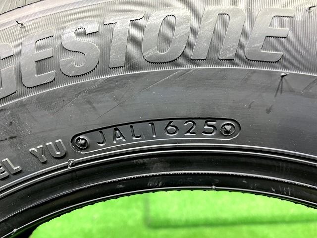 【最大40％OFF＆7日間返品OK】 BRIDGESTONE スタッドレス ブリヂストン ブリザックVRX3 175 65R15 4本 8ミリ 100％本物保証。