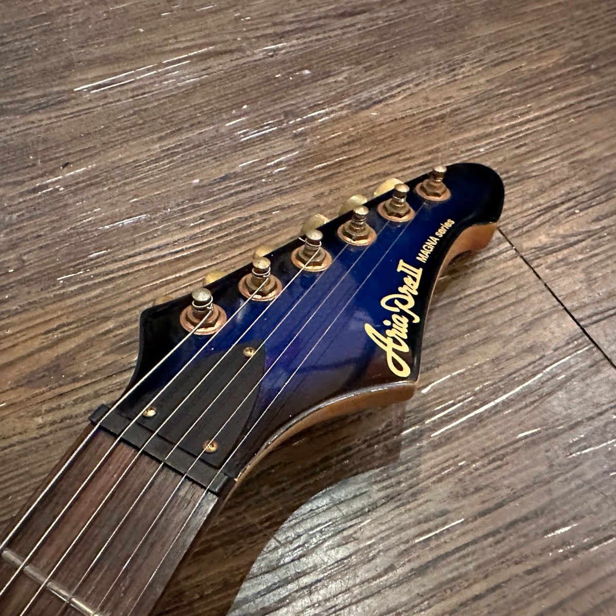 AriaProII Magna series Electric Guitar アリア ブルーエレキギター