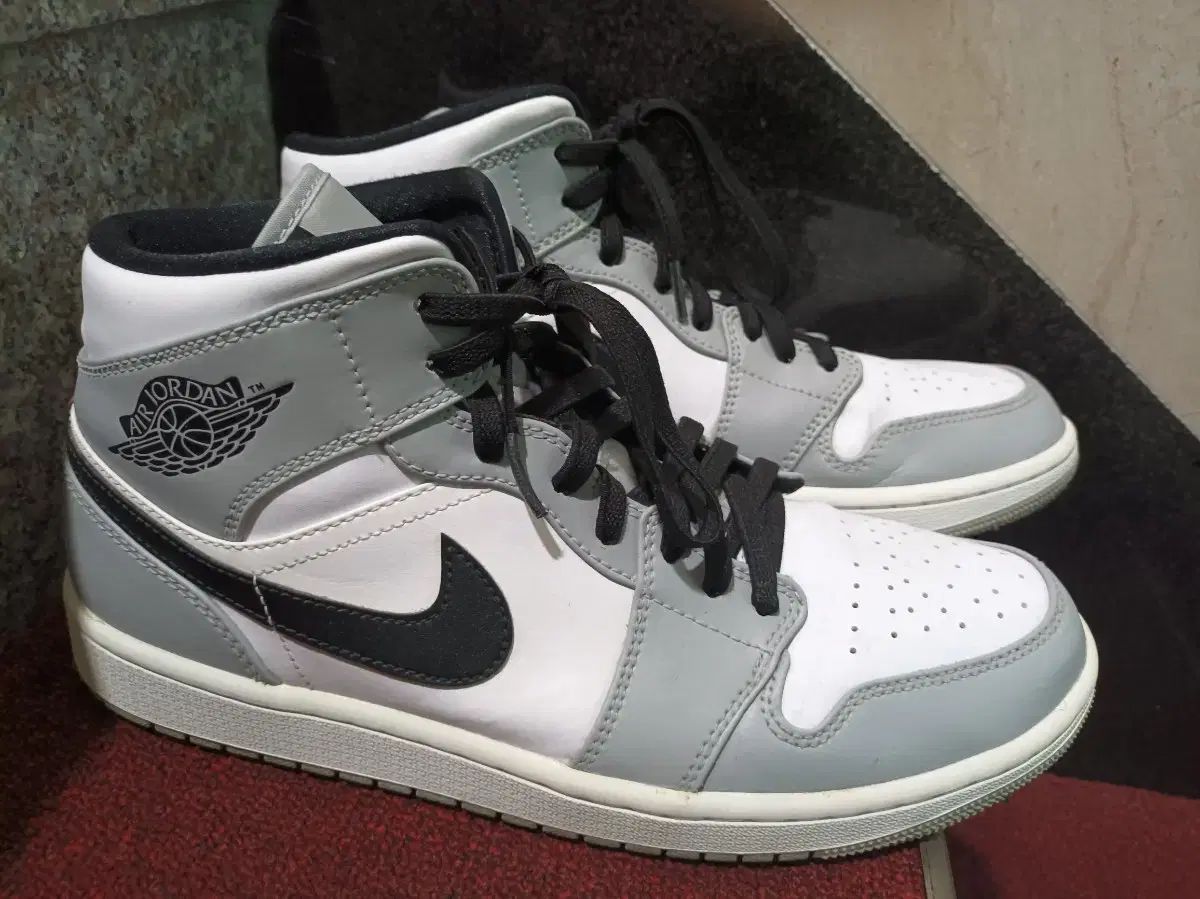 ナイキジョーダン 1 ミッド 購入 スモークグレイ 275 新品 ナイキ エア