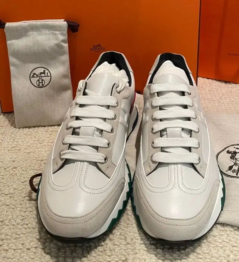 40 HERMES(エルメス) トレイル スニーカーズ