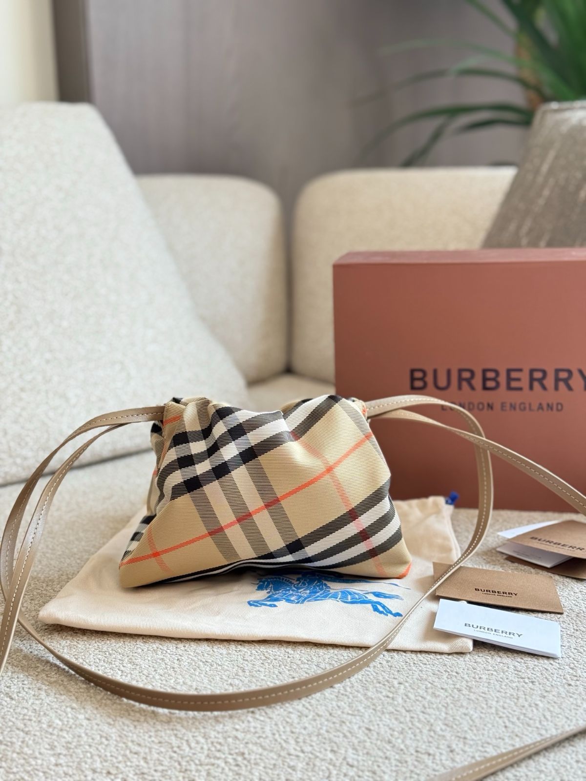 今日特価】Burberry Cloud Bag・バーバリー クラウド バッグ-WTO