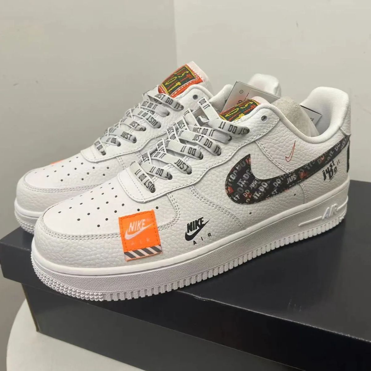 ナイキNike Air Force 1 Just DO It Pack Whiteスニーカー