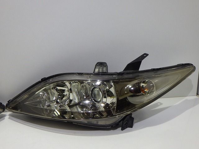 エリシオン プレステージ ヘッドライト左右 HID RR 前期 P7040 00