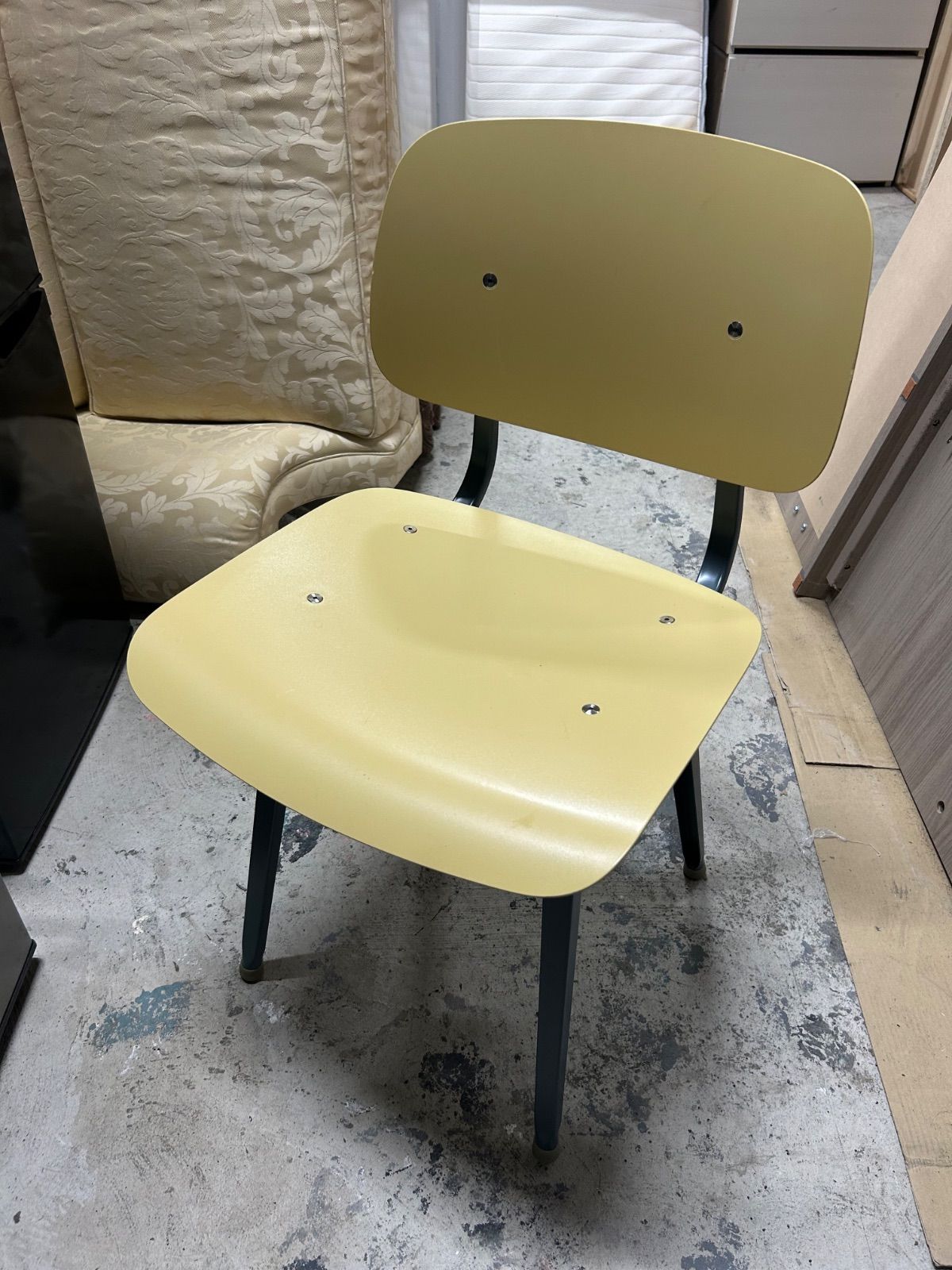 ジャンク品】 HAY / REVOLT CHAIR / イエロー ジャンク品】 HAY