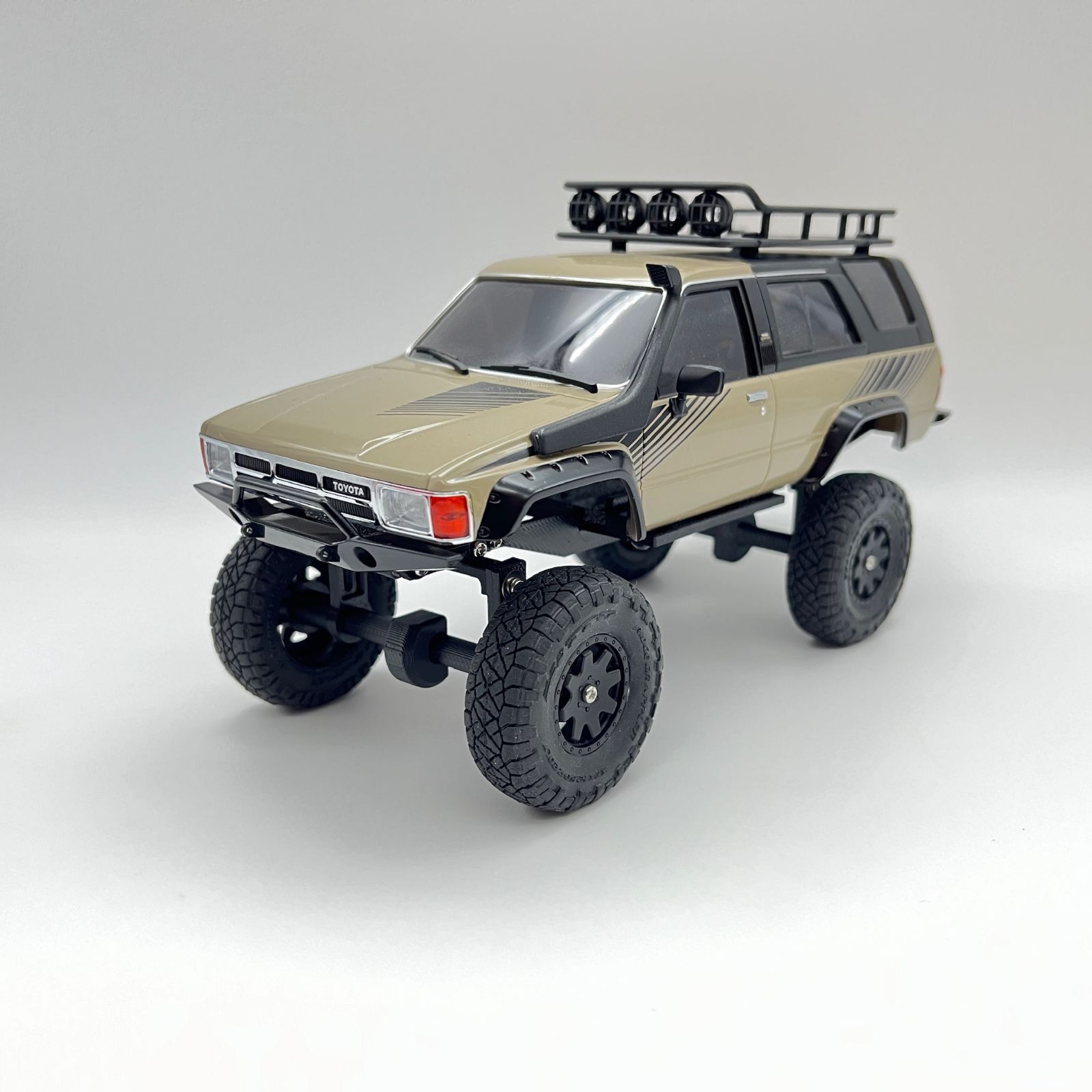 ミニッツ 4×4 用 調整式 ディスプレイシャーシ 半完成 mini-z