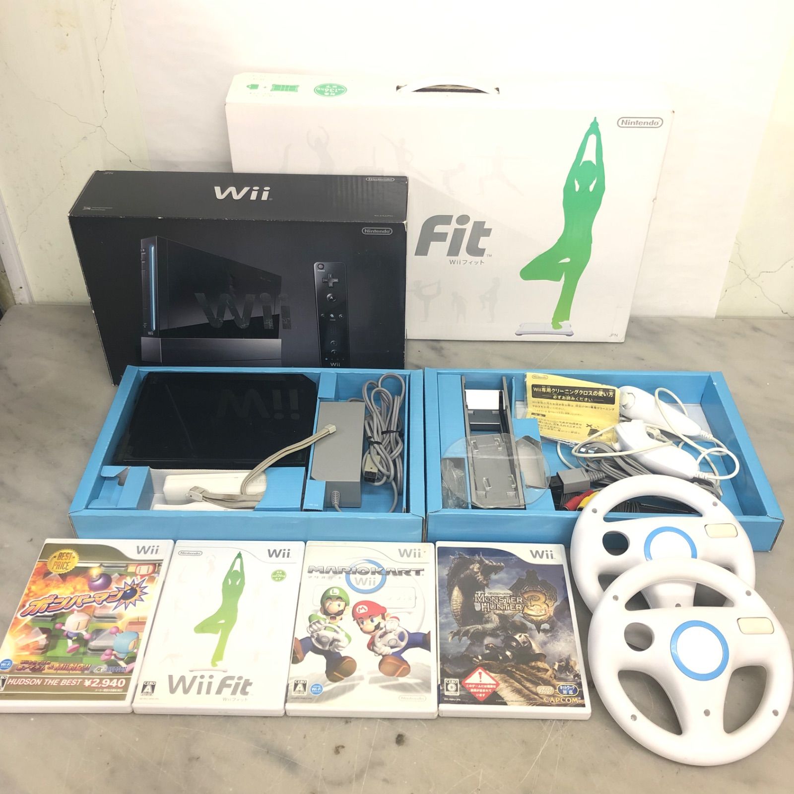 任天堂Wiiすぐ遊べるセット 本体 Wiiフィット ハンドル ソフトまとめ 