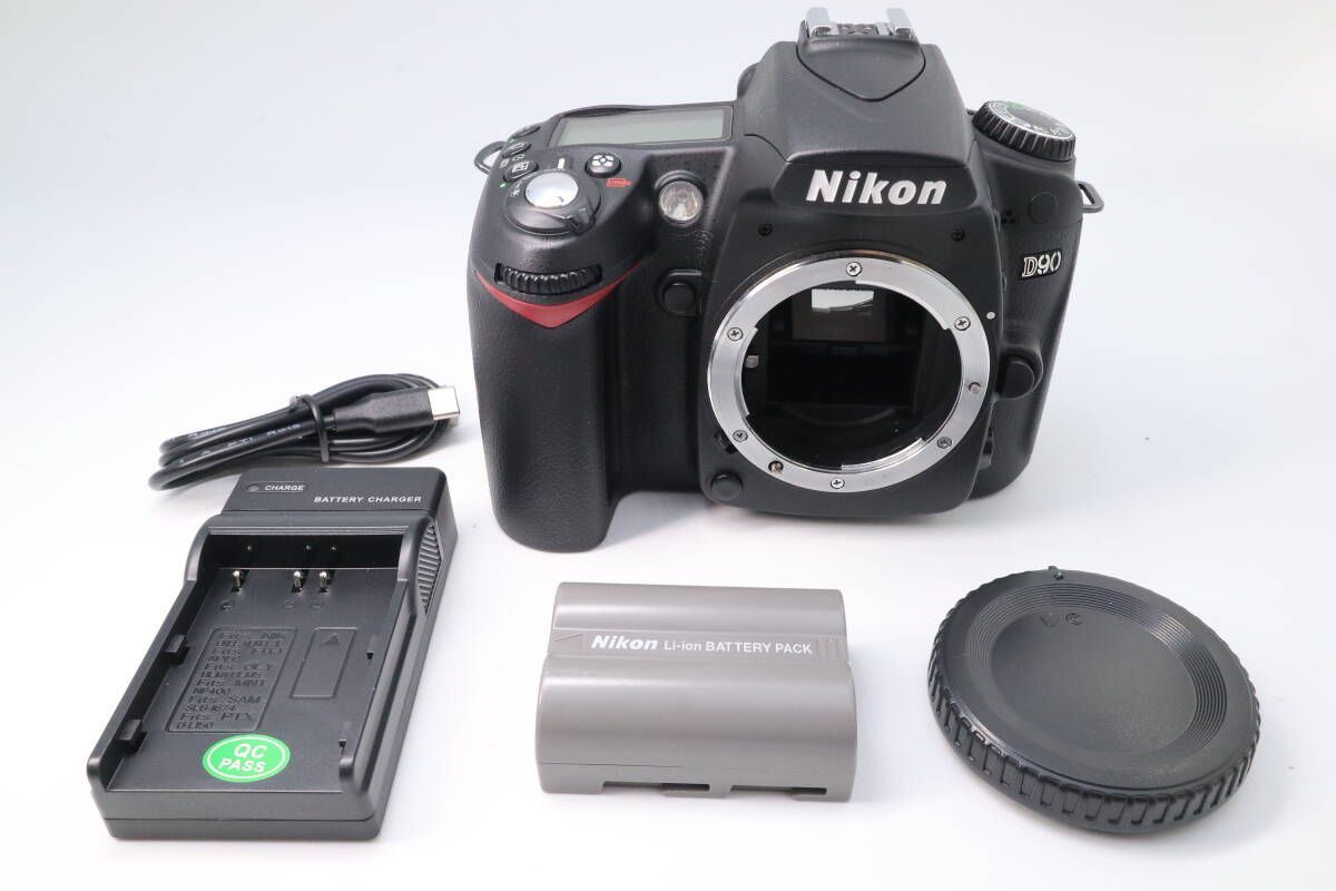NIKON D90 ボディ　一眼レフカメラ　付属品付き（ジャンク） ニコン Nikon D90 ボディ カメラ レンズ 一眼レフ 中古